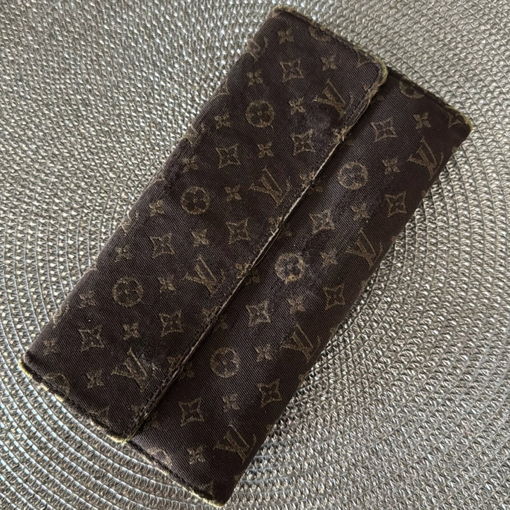 Authentic Louis Vuitton Monogram Mini Lin Brown Denim Sarah Wallet - Picture 2 of 16